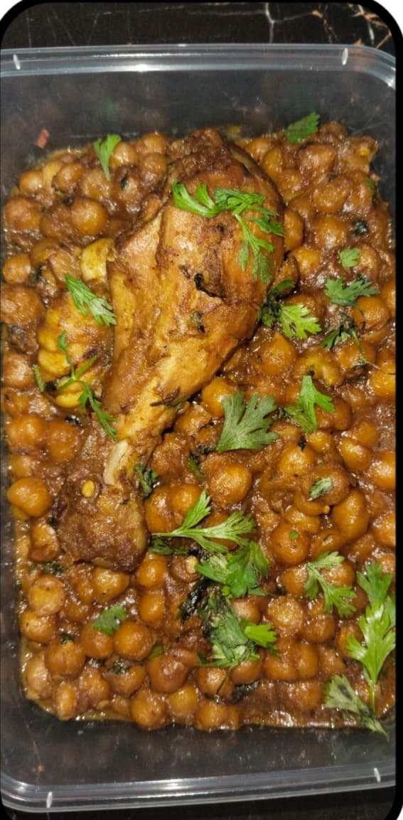 MURGH CHANEY served with 2 Rotis