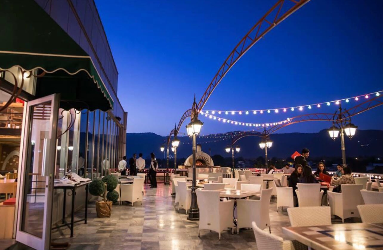 Top 10 Best Restaurants in Islamabad 2026 – Famous Food Places, Family Dining & Must-Try Dishes
