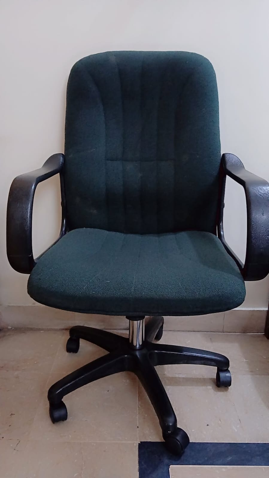 “Comfortable Computer/Office Chair – Good Used Condition – Reasonable Price”