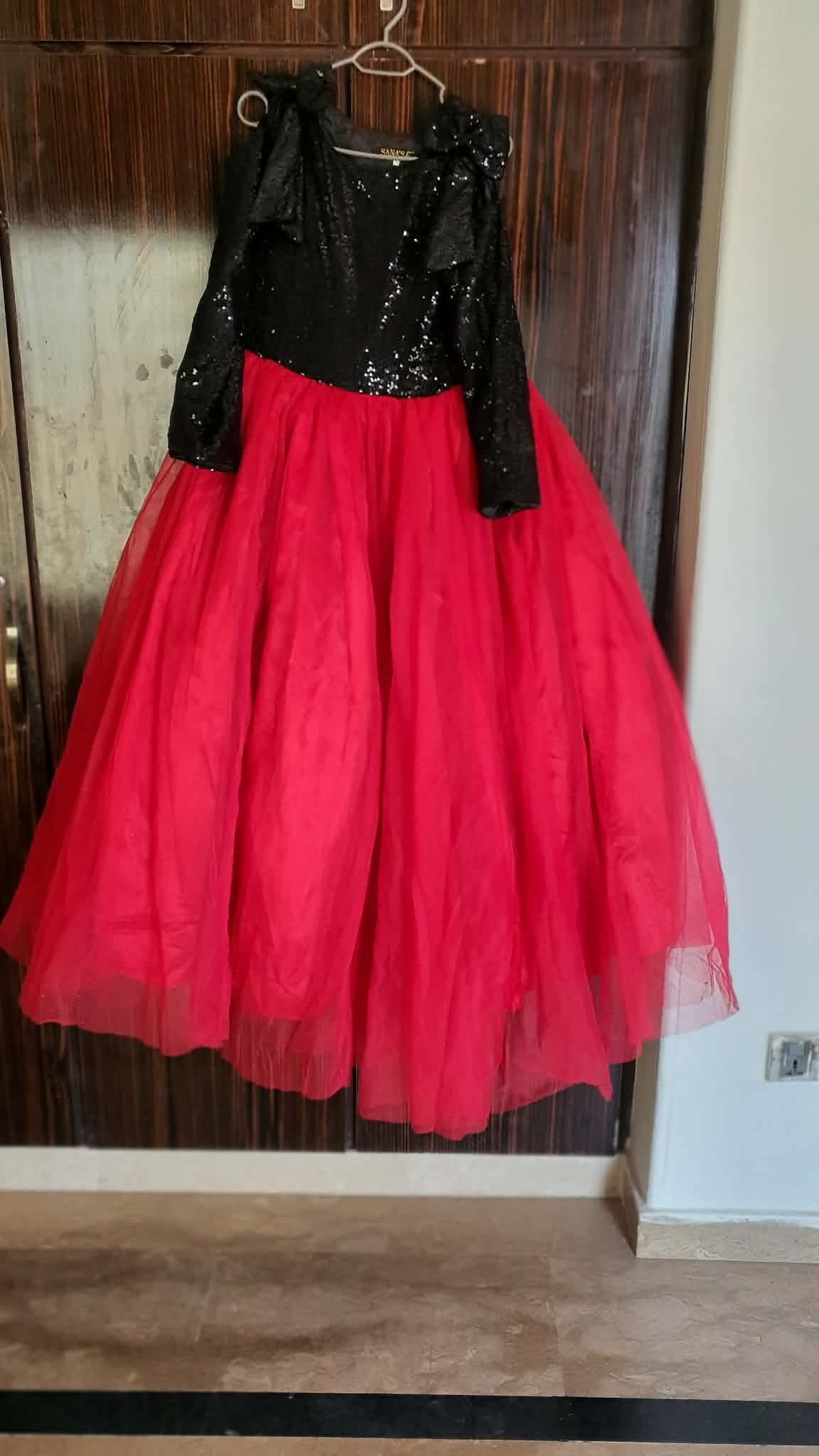 sana's  brand maxi
