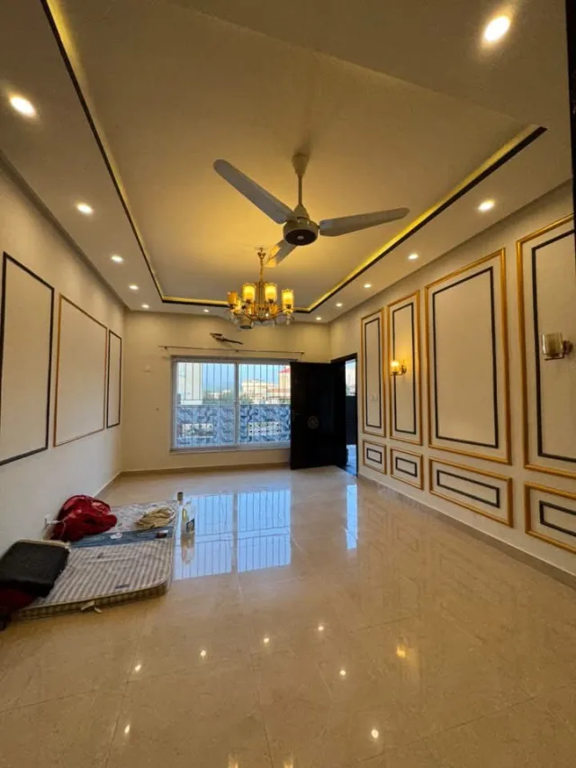 Sector M 10 Marla house for rent